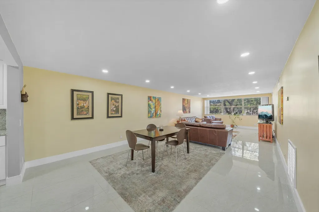 2704 NW 104th Avenue Sunrise FL 33322
