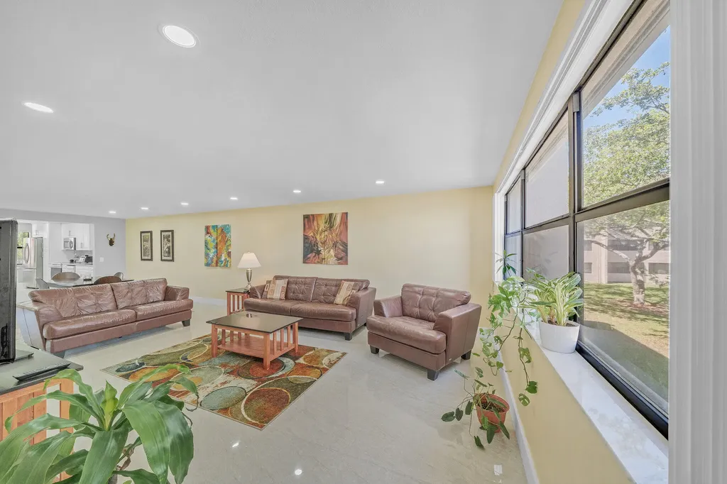 2704 NW 104th Avenue Sunrise FL 33322
