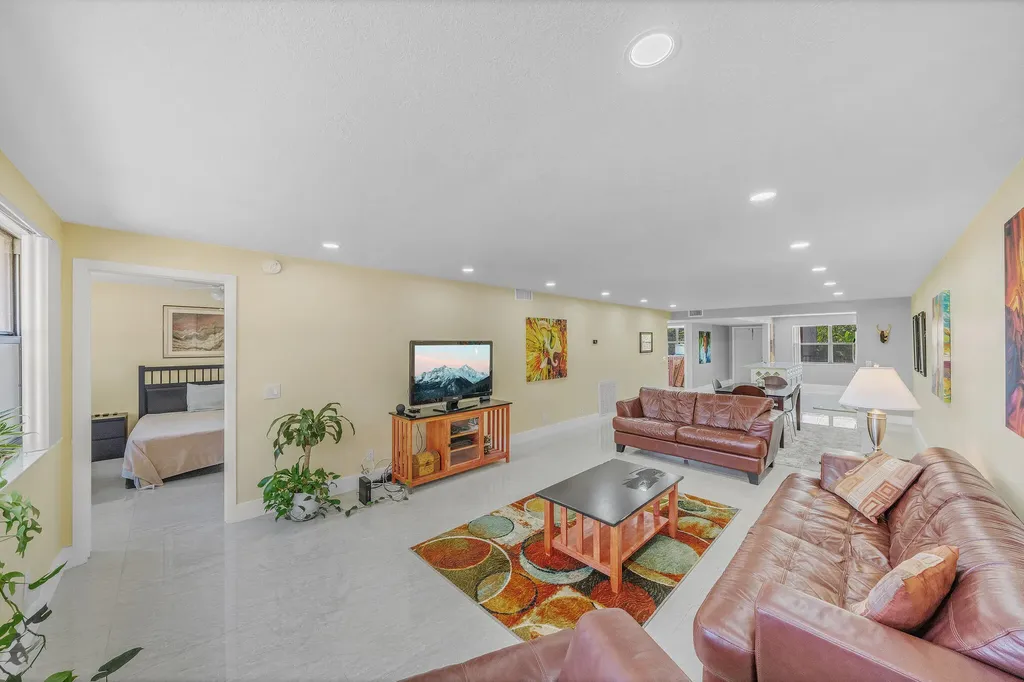 2704 NW 104th Avenue Sunrise FL 33322