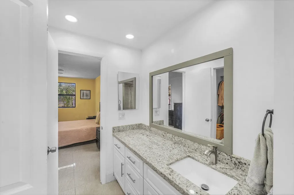 2704 NW 104th Avenue Sunrise FL 33322