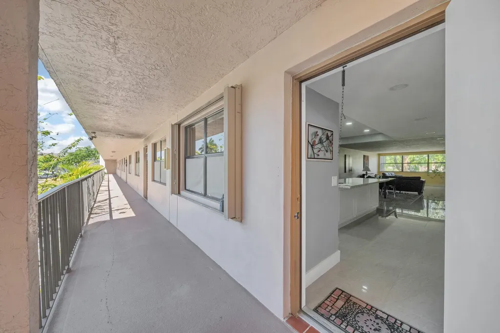 2704 NW 104th Avenue Sunrise FL 33322
