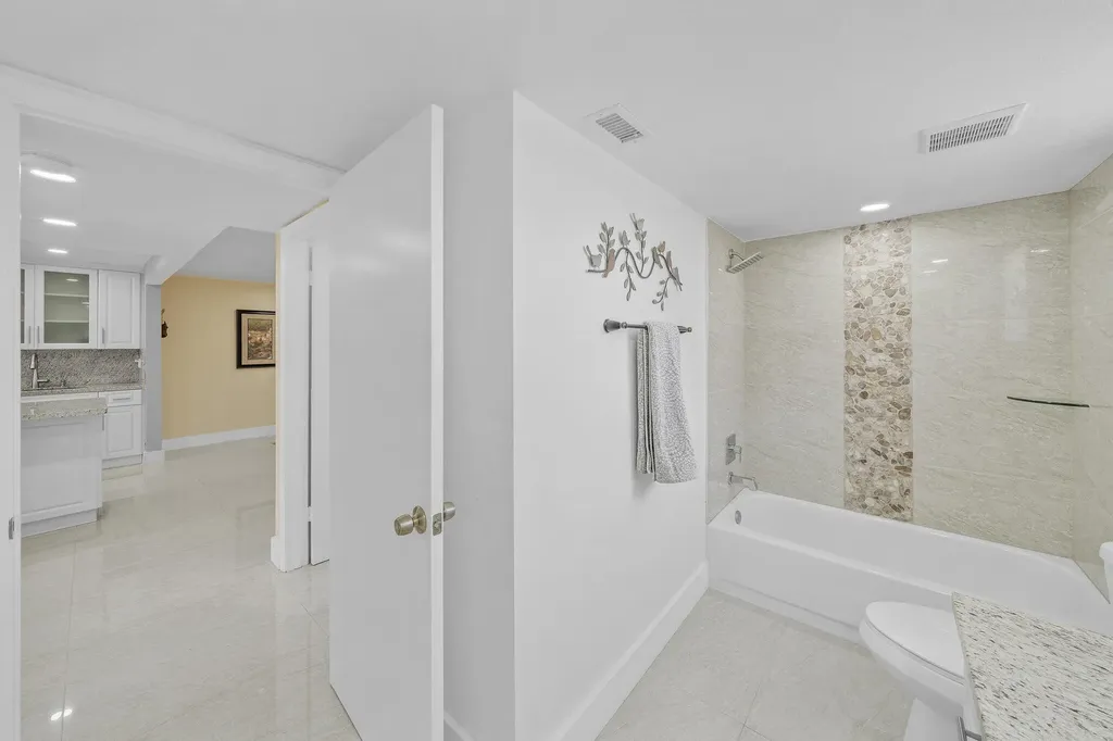 2704 NW 104th Avenue Sunrise FL 33322