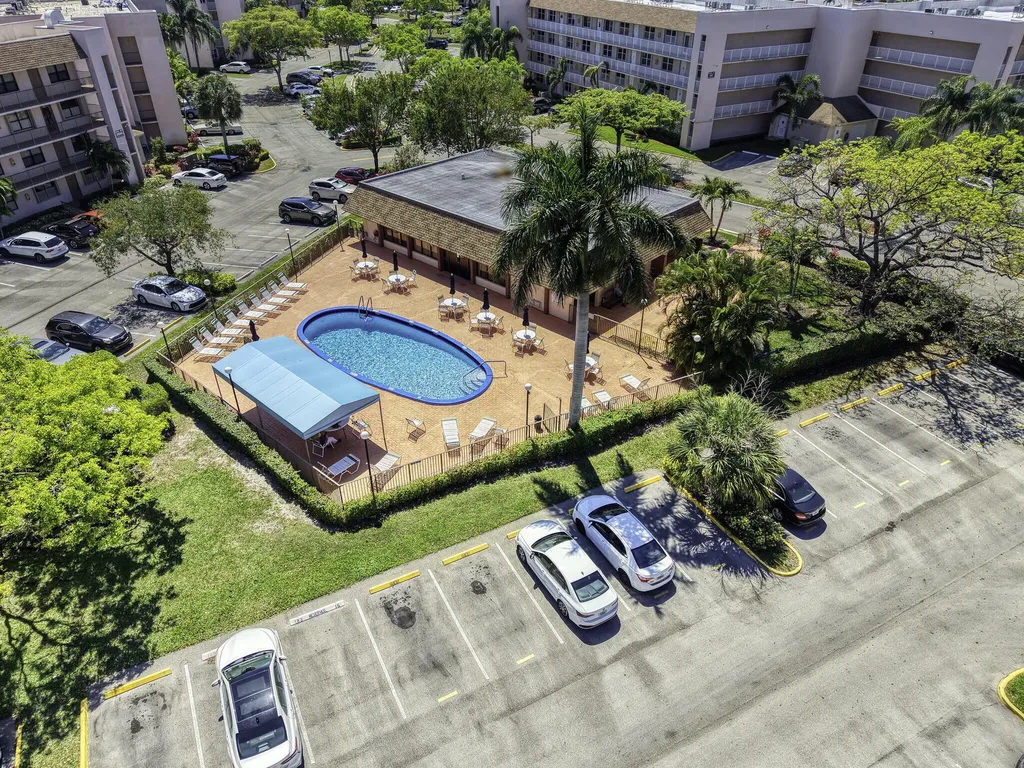 2704 NW 104th Avenue Sunrise FL 33322