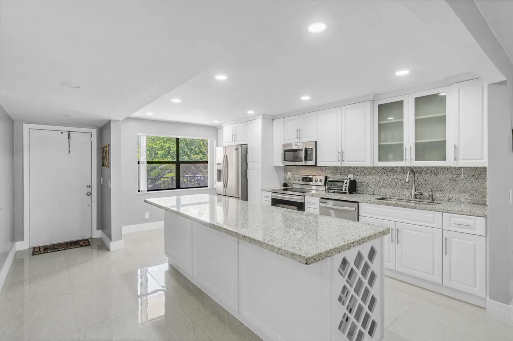 2704 NW 104th Avenue Sunrise FL 33322