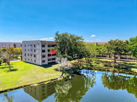 2704 NW 104th Avenue Sunrise FL 33322