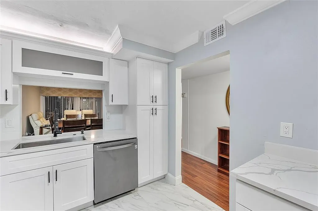 3955 N Nob Hill Road Sunrise FL 33351