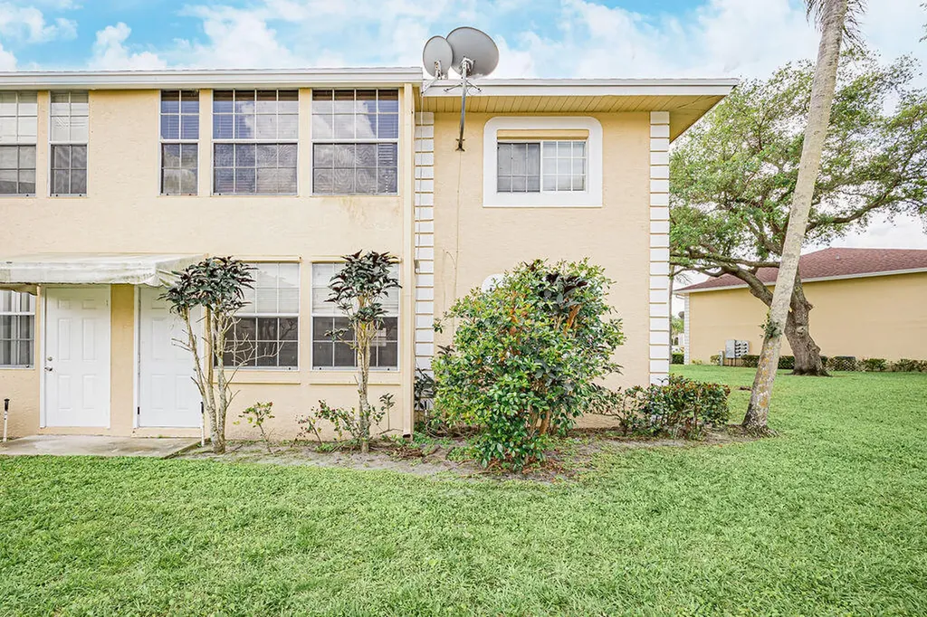 1501 Palm Beach Trace Drive Royal Palm Beach FL 33411