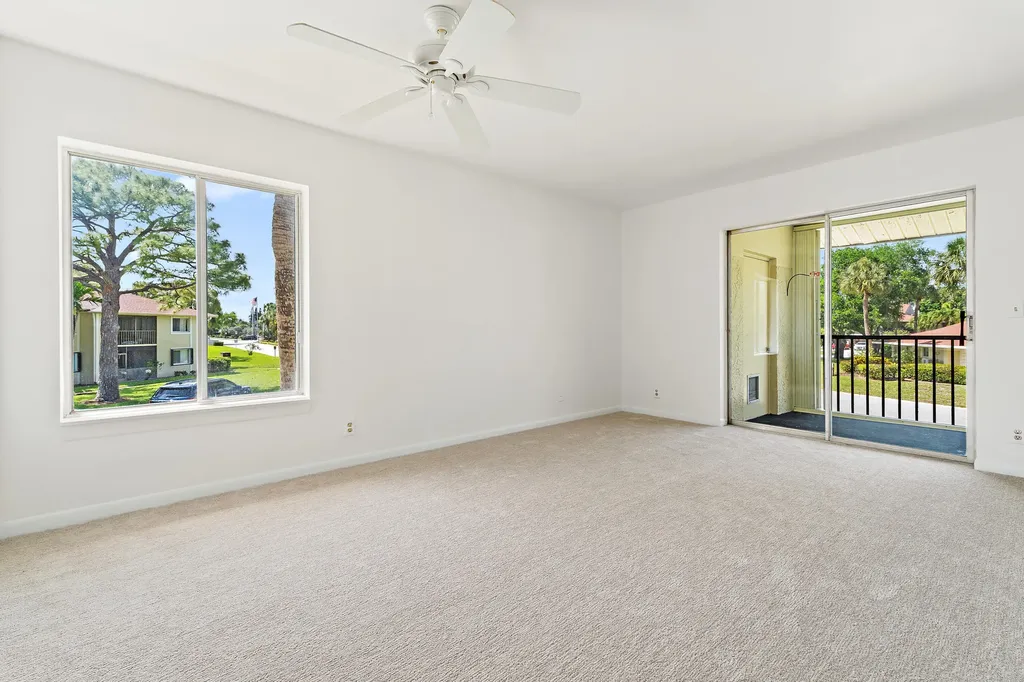 6536 Chasewood Drive Jupiter FL 33458