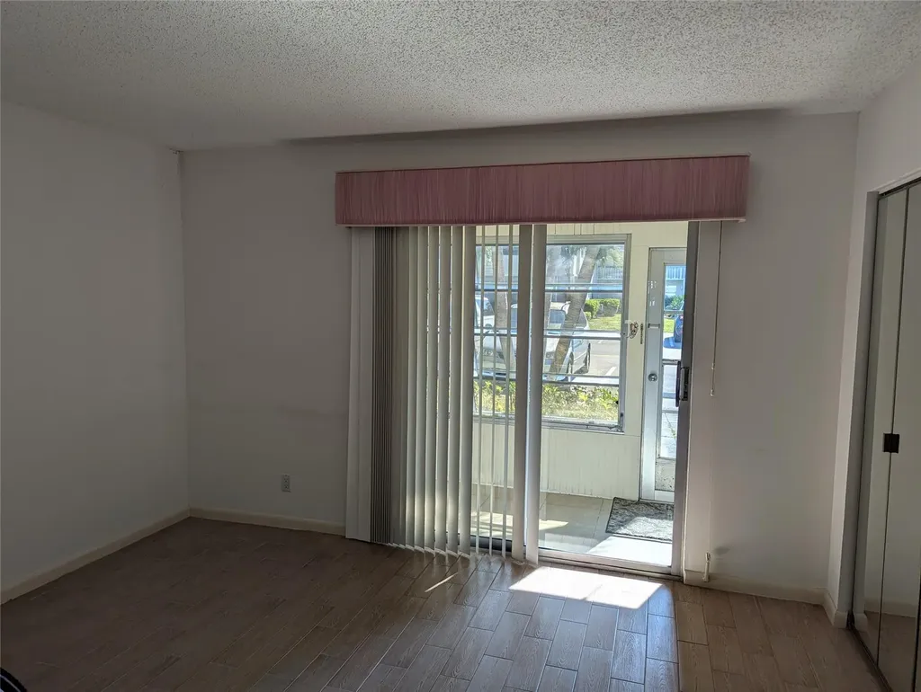 190 Oakridge M Deerfield Beach FL 33442