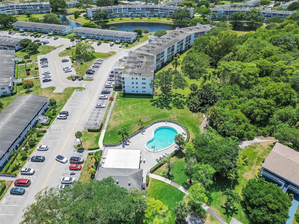 190 Oakridge M Deerfield Beach FL 33442