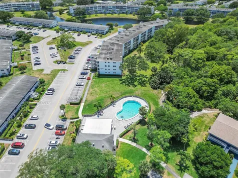 190 Oakridge M Deerfield Beach FL 33442