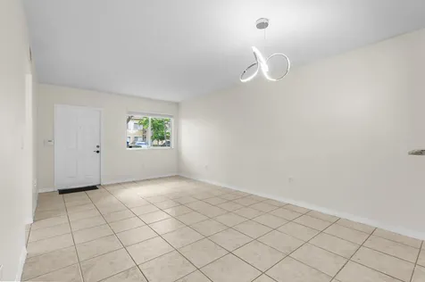 7850 NW 6th Street Pembroke Pines FL 33024