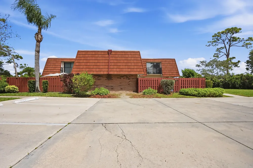 1485 Augusta Circle Delray Beach FL 33445