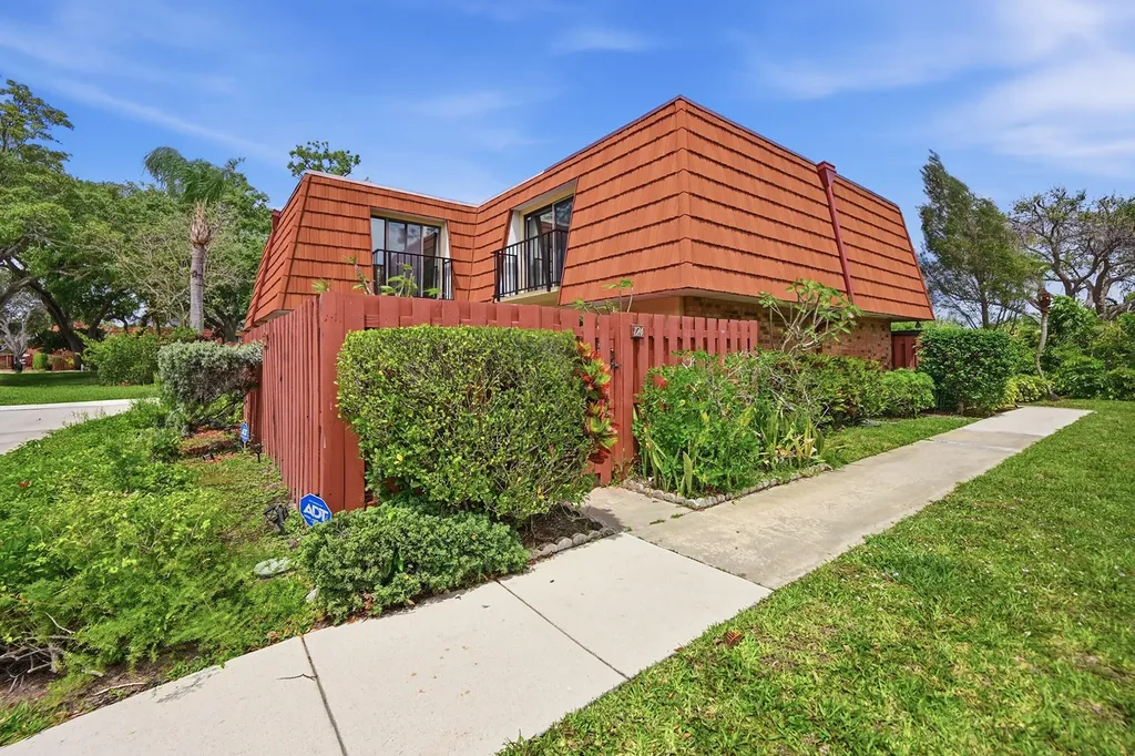 1485 Augusta Circle Delray Beach FL 33445