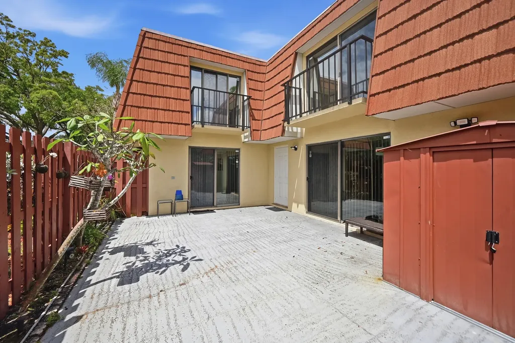 1485 Augusta Circle Delray Beach FL 33445
