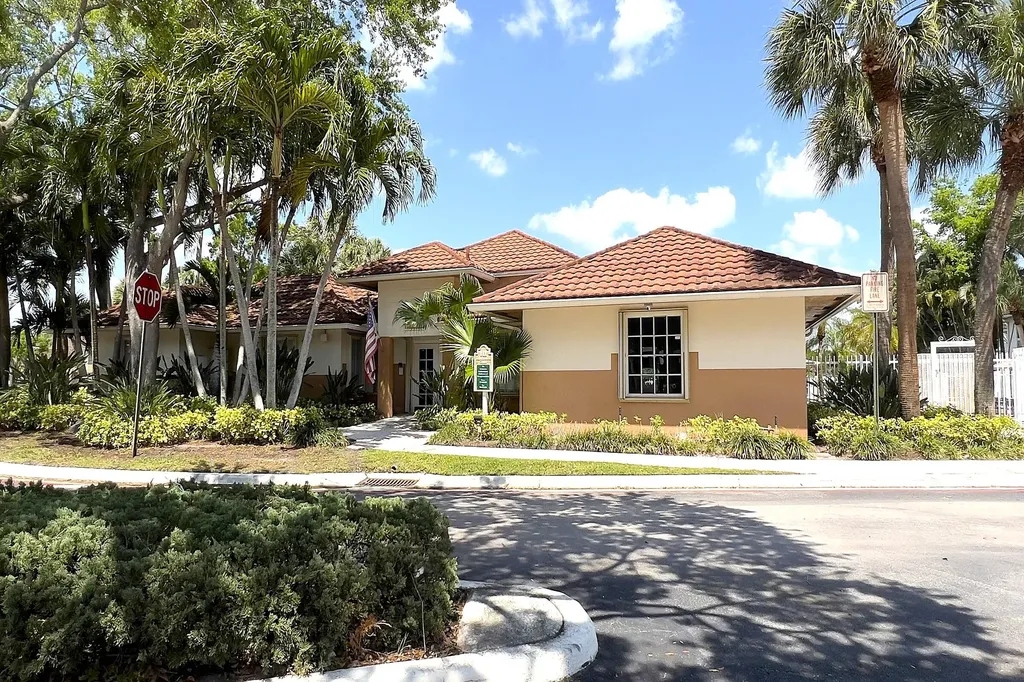 720 NW 91st Terrace Plantation FL 33324