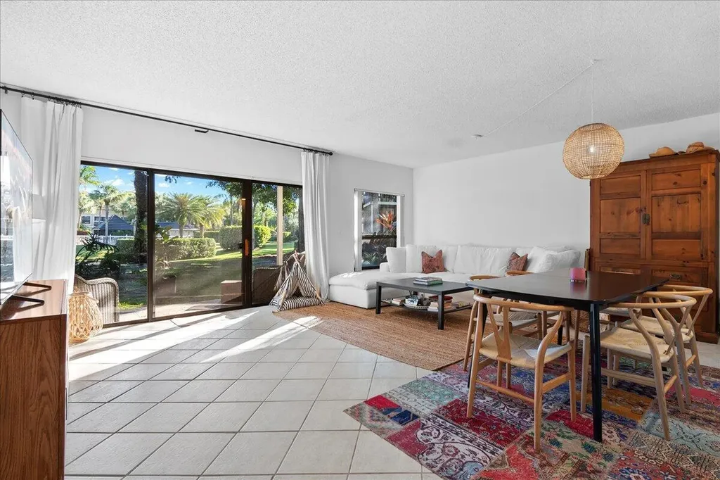 11863 Wimbledon Circle Wellington FL 33414