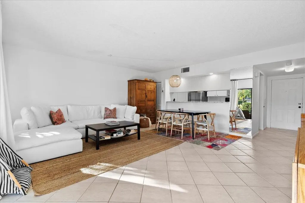 11863 Wimbledon Circle Wellington FL 33414
