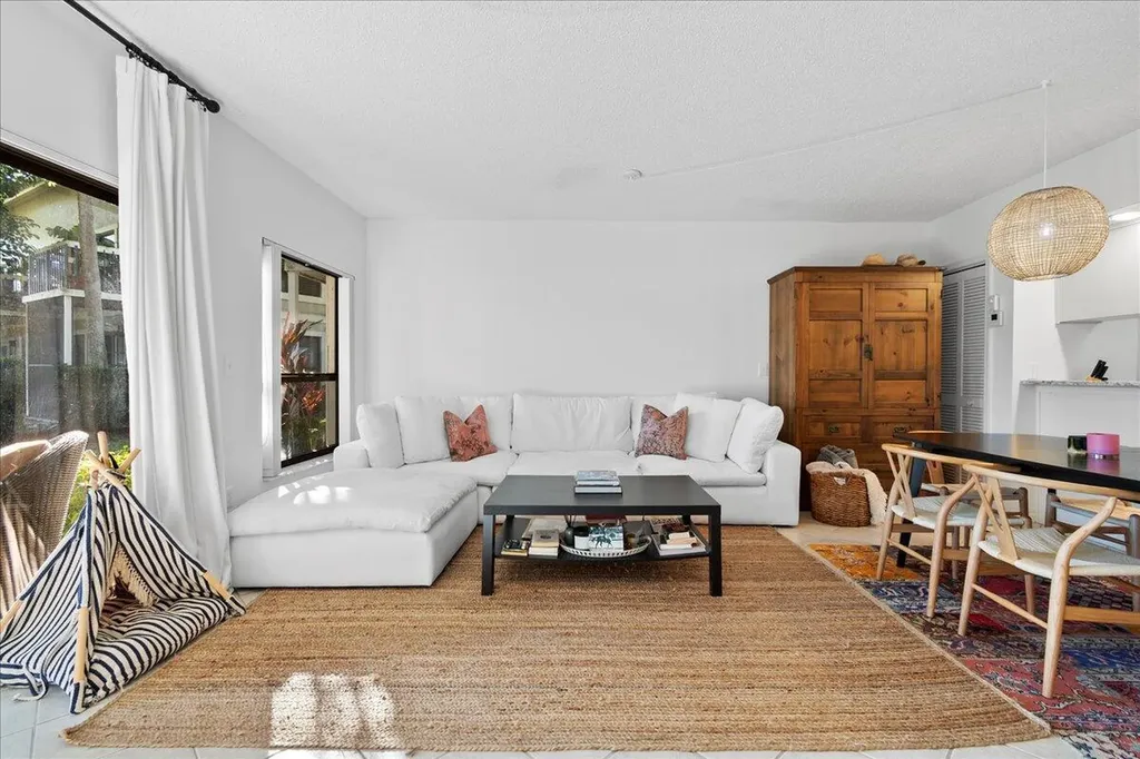 11863 Wimbledon Circle Wellington FL 33414