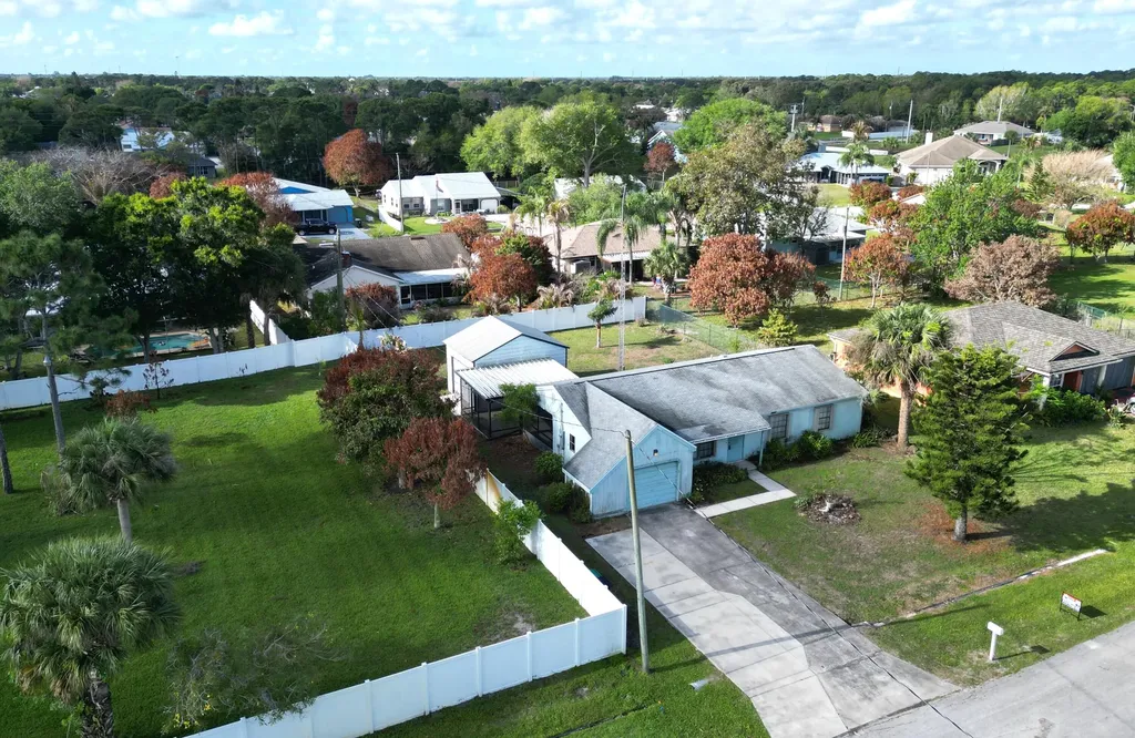 2262 SE Tile Terrace Port St Lucie FL 34952