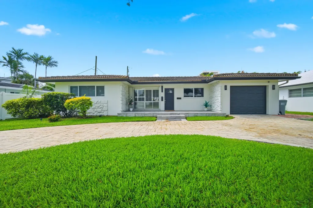2740 SE 7th Street Pompano Beach FL 33062