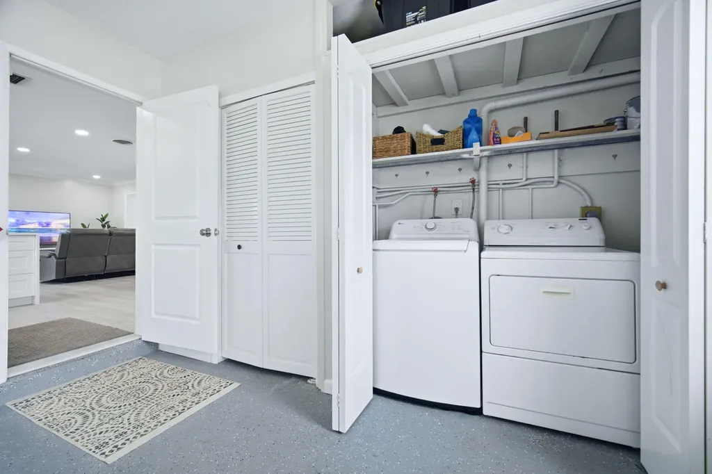 2740 SE 7th Street Pompano Beach FL 33062