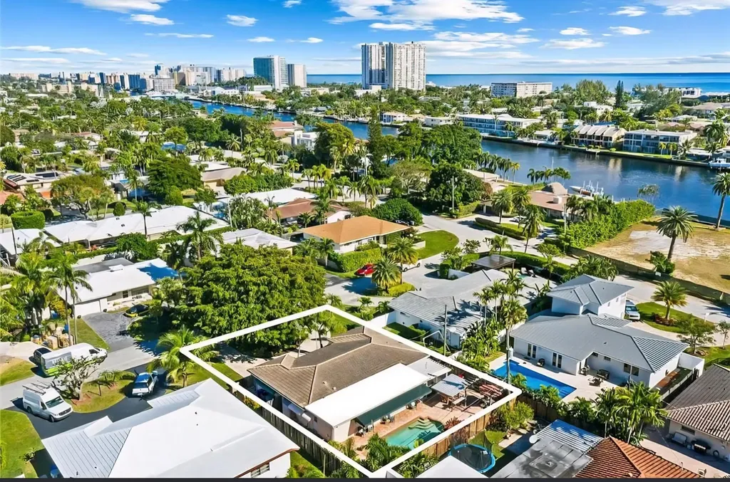 2740 SE 7th Street Pompano Beach FL 33062