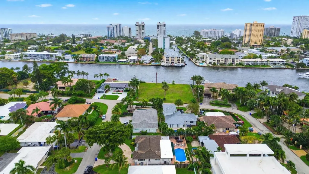 2740 SE 7th Street Pompano Beach FL 33062