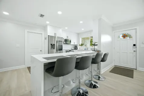 2740 SE 7th Street Pompano Beach FL 33062