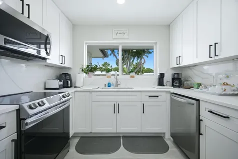 2740 SE 7th Street Pompano Beach FL 33062