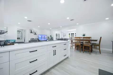2740 SE 7th Street Pompano Beach FL 33062