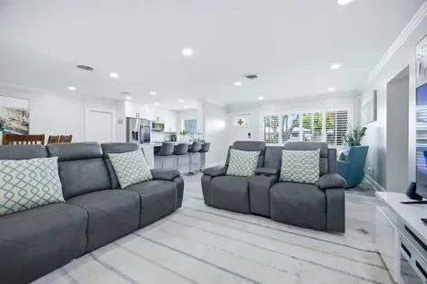 2740 SE 7th Street Pompano Beach FL 33062