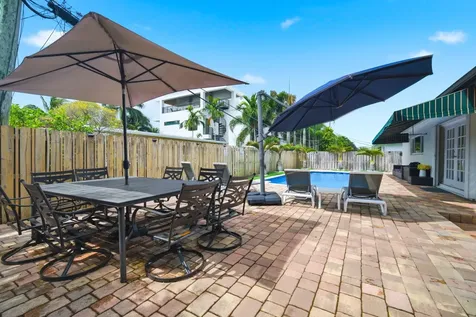 2740 SE 7th Street Pompano Beach FL 33062