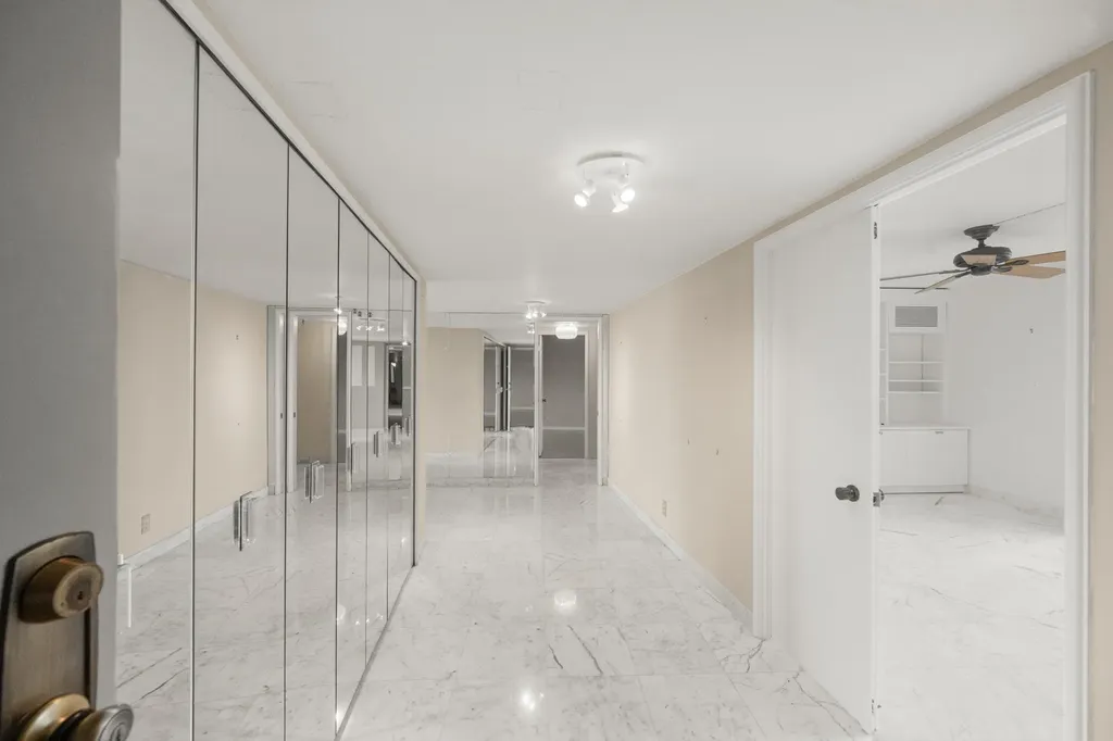 2480 Presidential Way West Palm Beach FL 33401