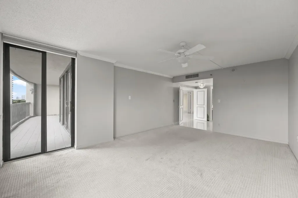 2480 Presidential Way West Palm Beach FL 33401