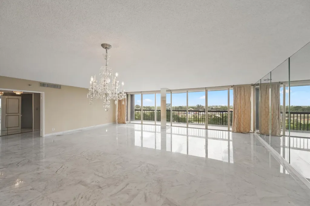 2480 Presidential Way West Palm Beach FL 33401