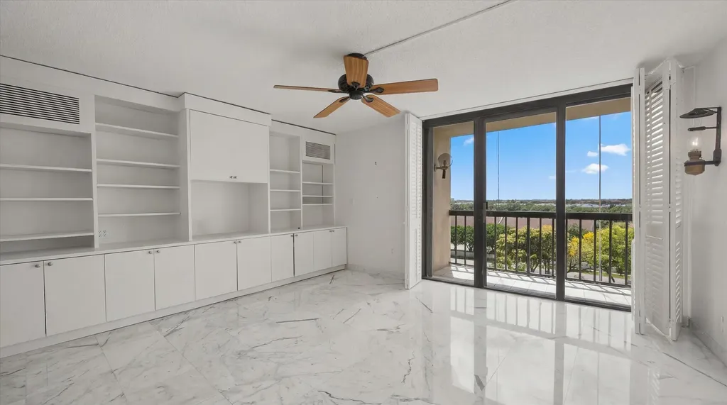 2480 Presidential Way West Palm Beach FL 33401