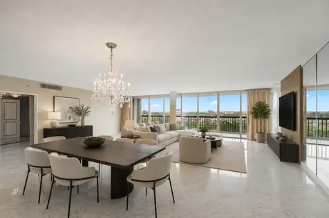 2480 Presidential Way West Palm Beach FL 33401