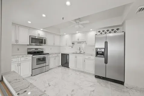 2480 Presidential Way West Palm Beach FL 33401