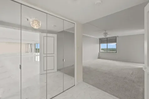 2480 Presidential Way West Palm Beach FL 33401