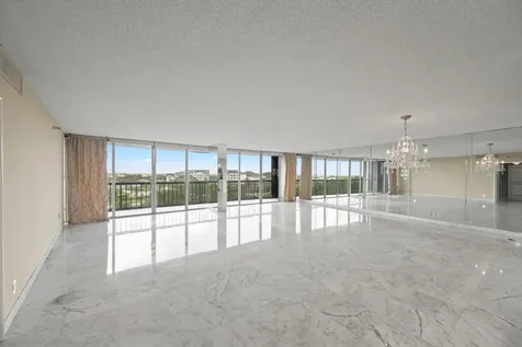 2480 Presidential Way West Palm Beach FL 33401