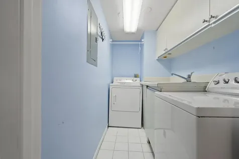 2480 Presidential Way West Palm Beach FL 33401
