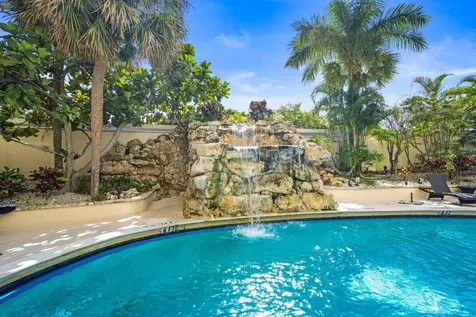 2480 Presidential Way West Palm Beach FL 33401