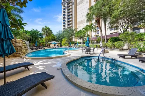 2480 Presidential Way West Palm Beach FL 33401