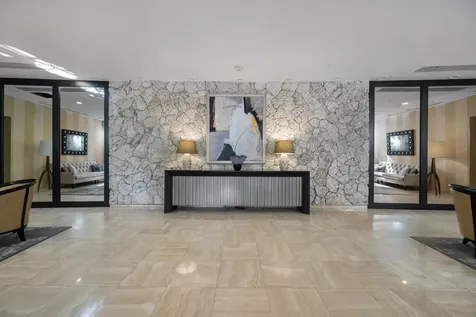 2480 Presidential Way West Palm Beach FL 33401