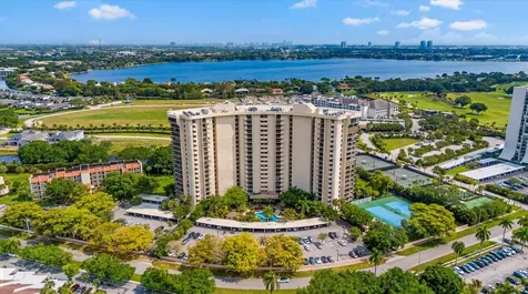 2480 Presidential Way West Palm Beach FL 33401
