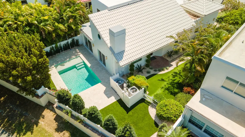 221 Pelican Way Delray Beach FL 33483