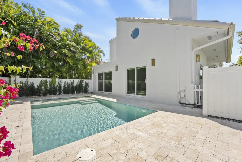 221 Pelican Way Delray Beach FL 33483
