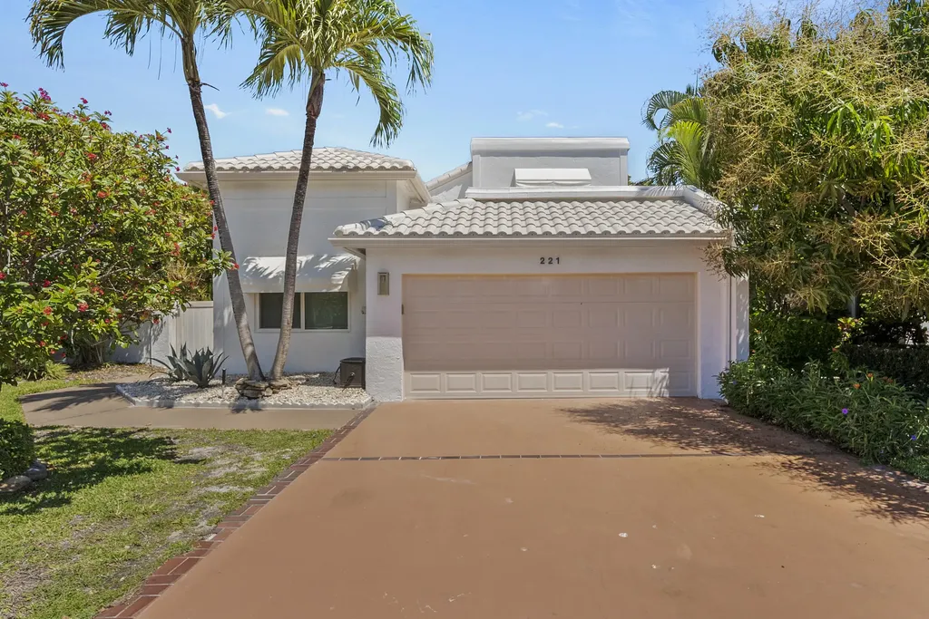 221 Pelican Way Delray Beach FL 33483