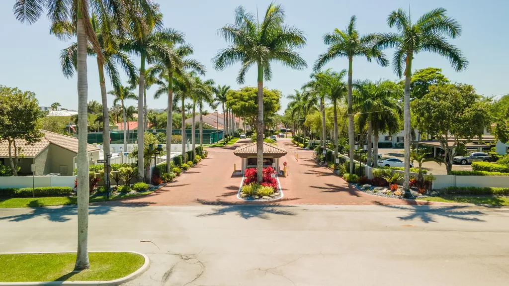 221 Pelican Way Delray Beach FL 33483